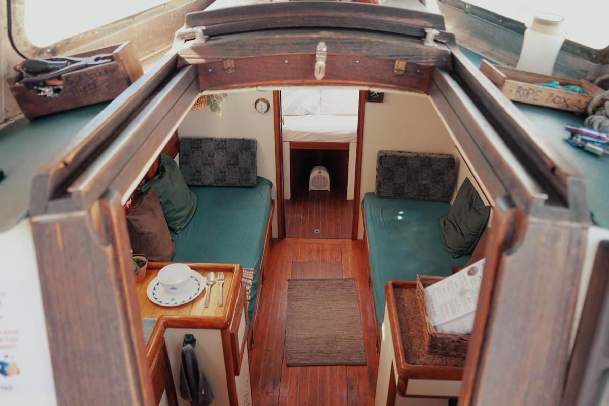 Cozy Lisbon Marina Sleepaboard - Sail Away Hotel ภายนอก รูปภาพ