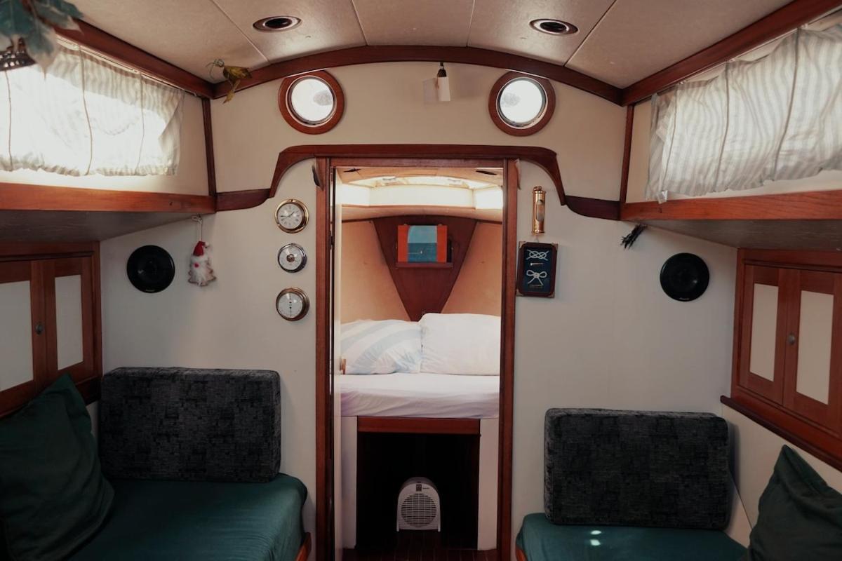 Cozy Lisbon Marina Sleepaboard - Sail Away Hotel ภายนอก รูปภาพ